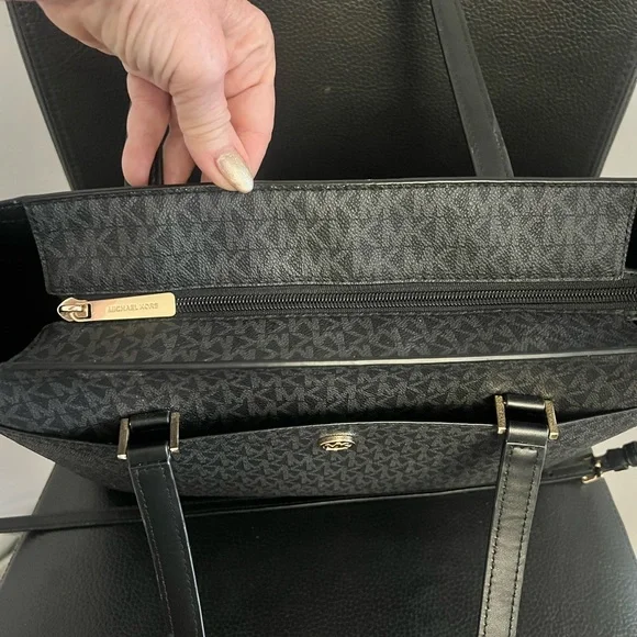 Michael Kors Black Signature Tote Bag & Wallet - Picture 5 of 9